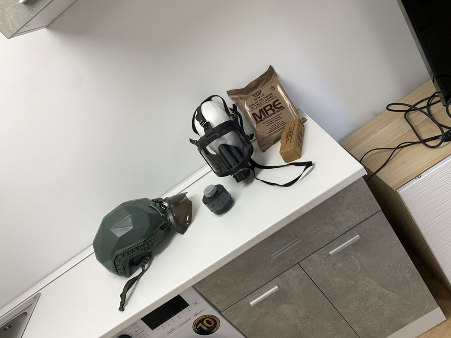 Búnker Prefabricado con equipamiento militar auxiliar